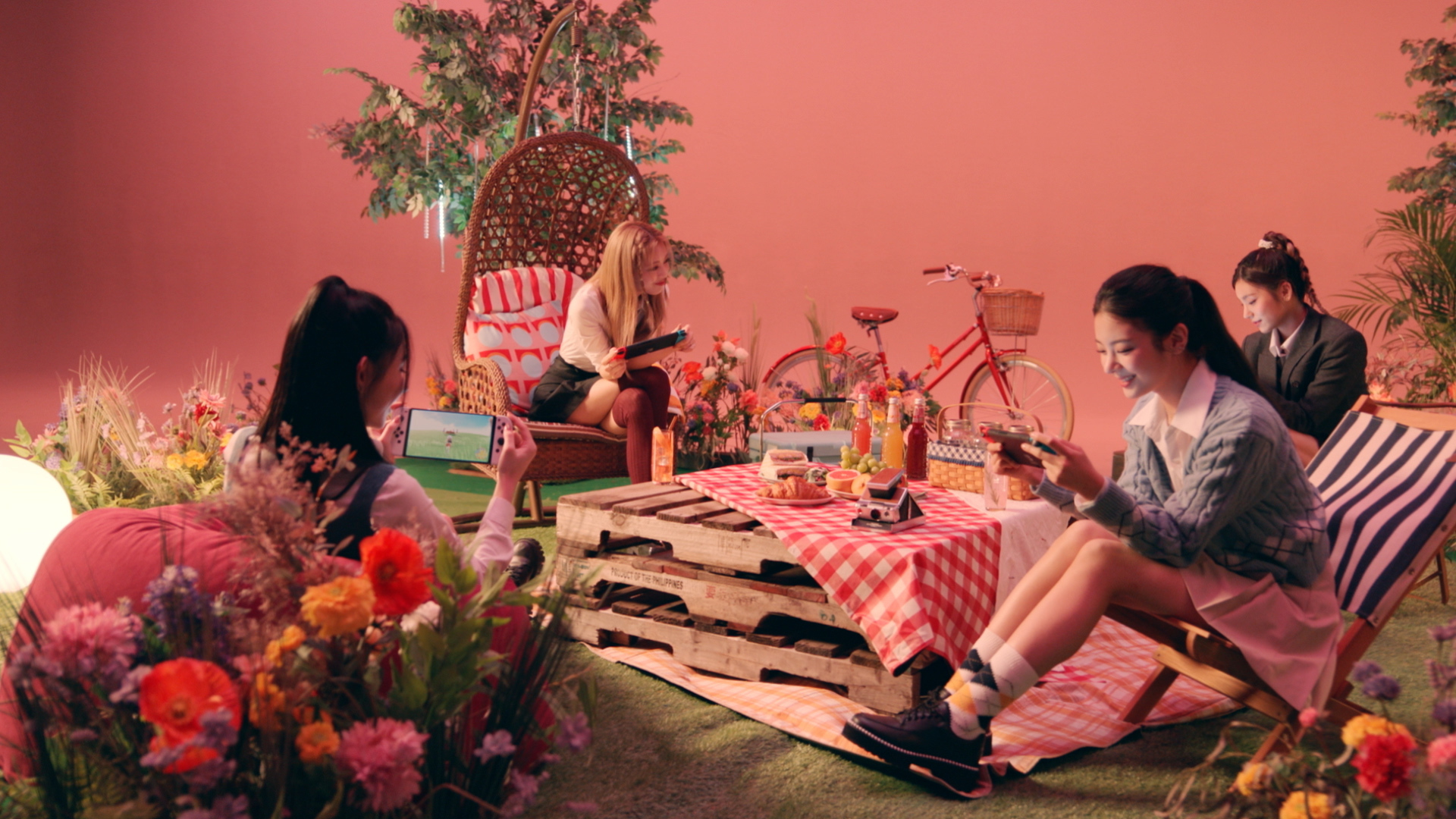 《宝可梦 朱／紫》与 K-POP 女团「ITZY」合作的全新广告曝光